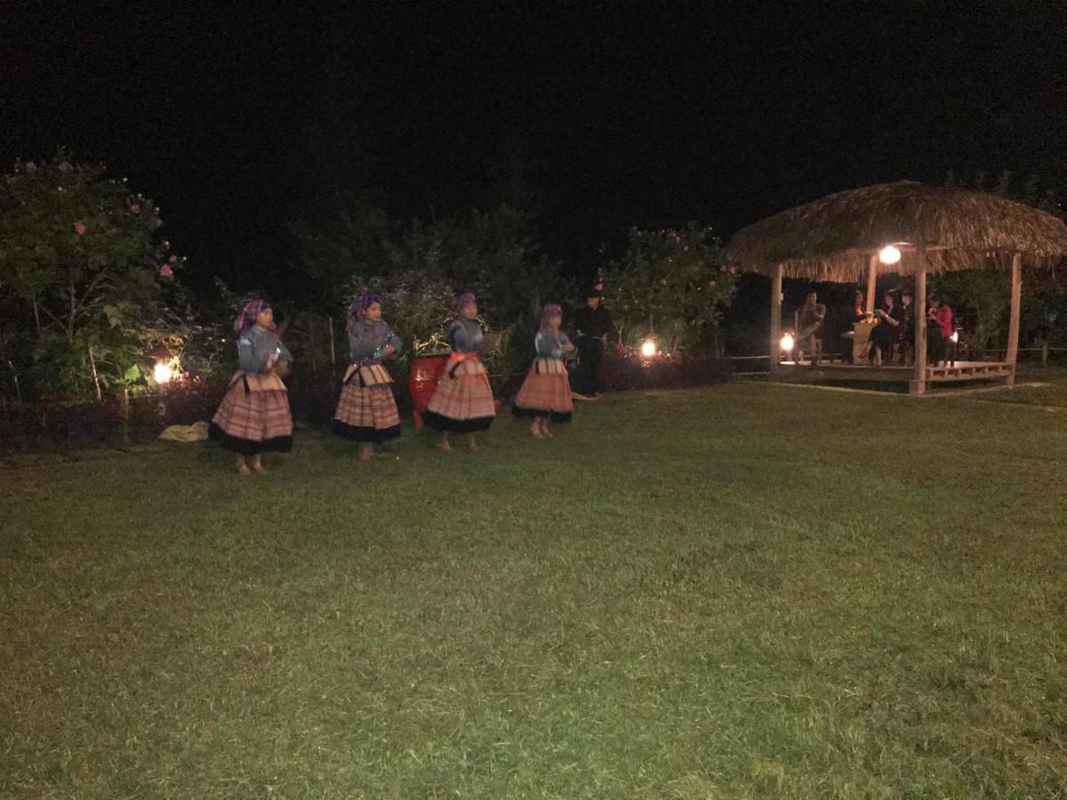 So H'Mong Homestay Bac Ha  Exteriör bild