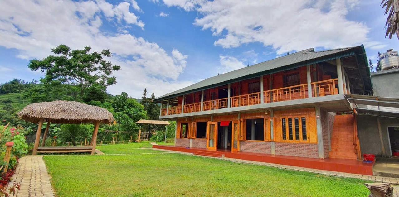 So H'Mong Homestay Bac Ha  Exteriör bild